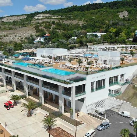 White Lagoon Resort كافارنا المظهر الخارجي الصورة